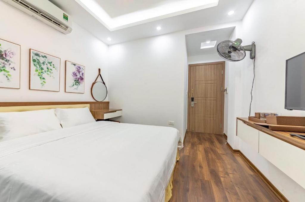 Everest Hotel Hanoi Bagian luar foto