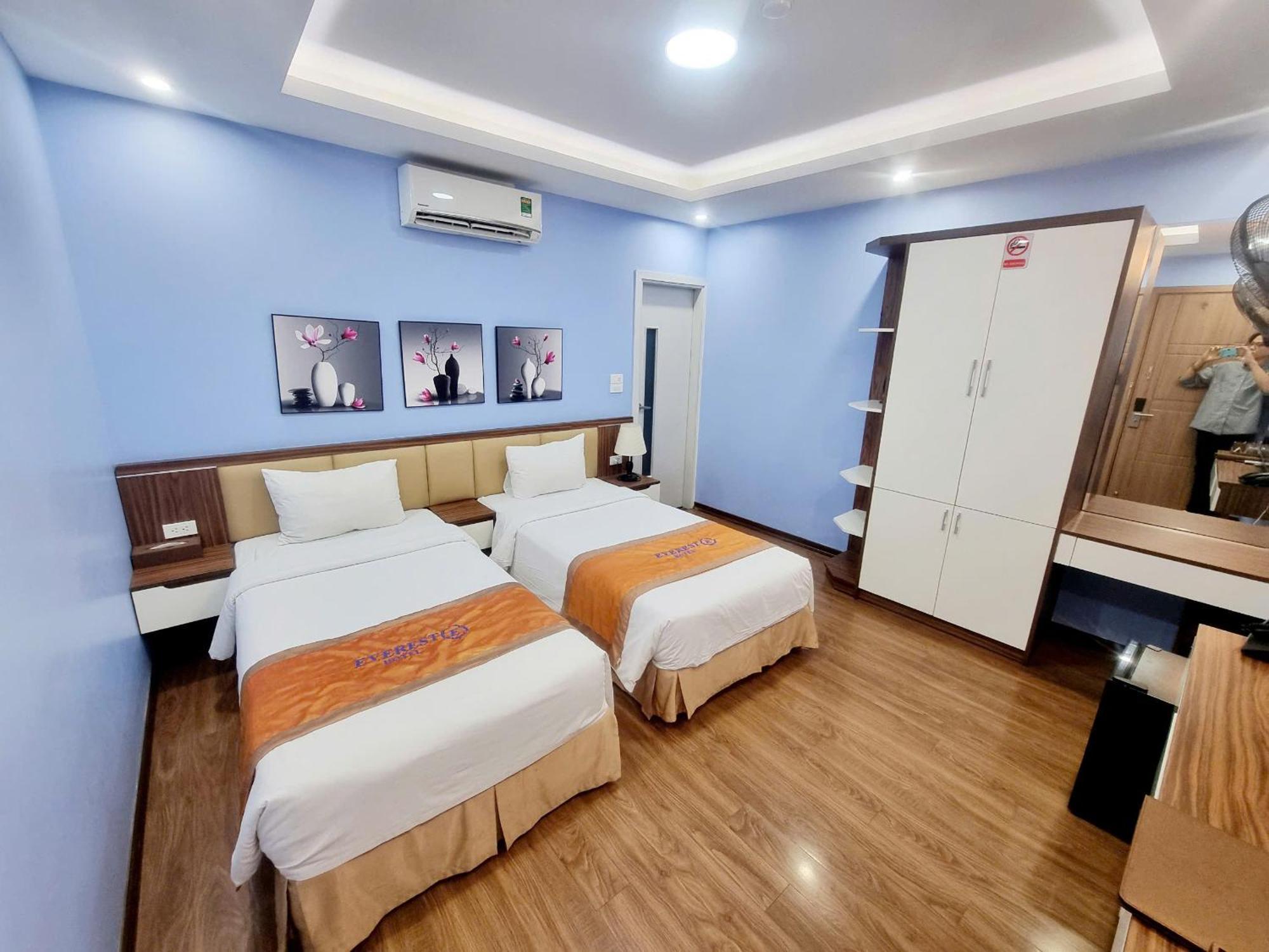 Everest Hotel Hanoi Bagian luar foto