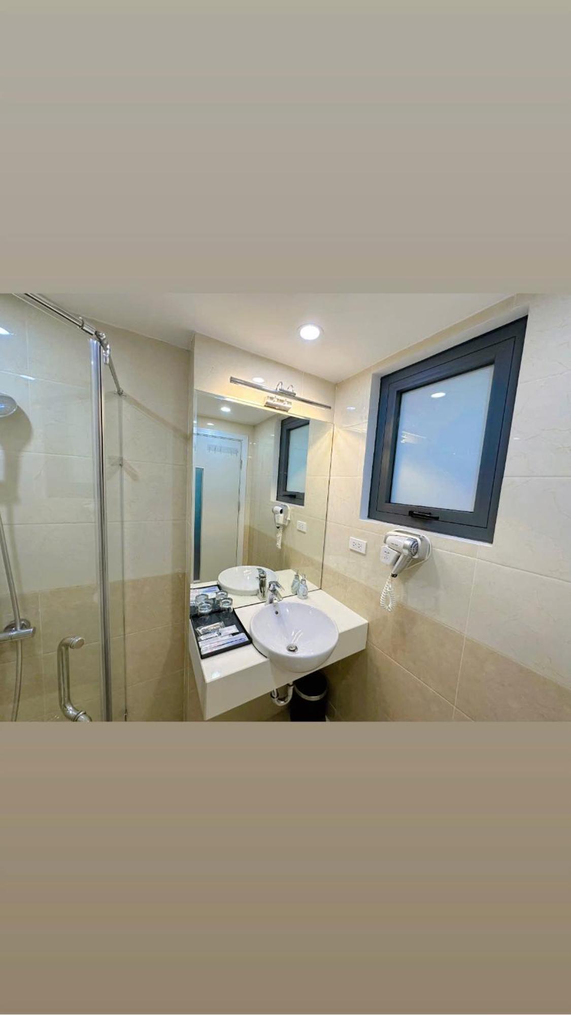 Everest Hotel Hanoi Bagian luar foto
