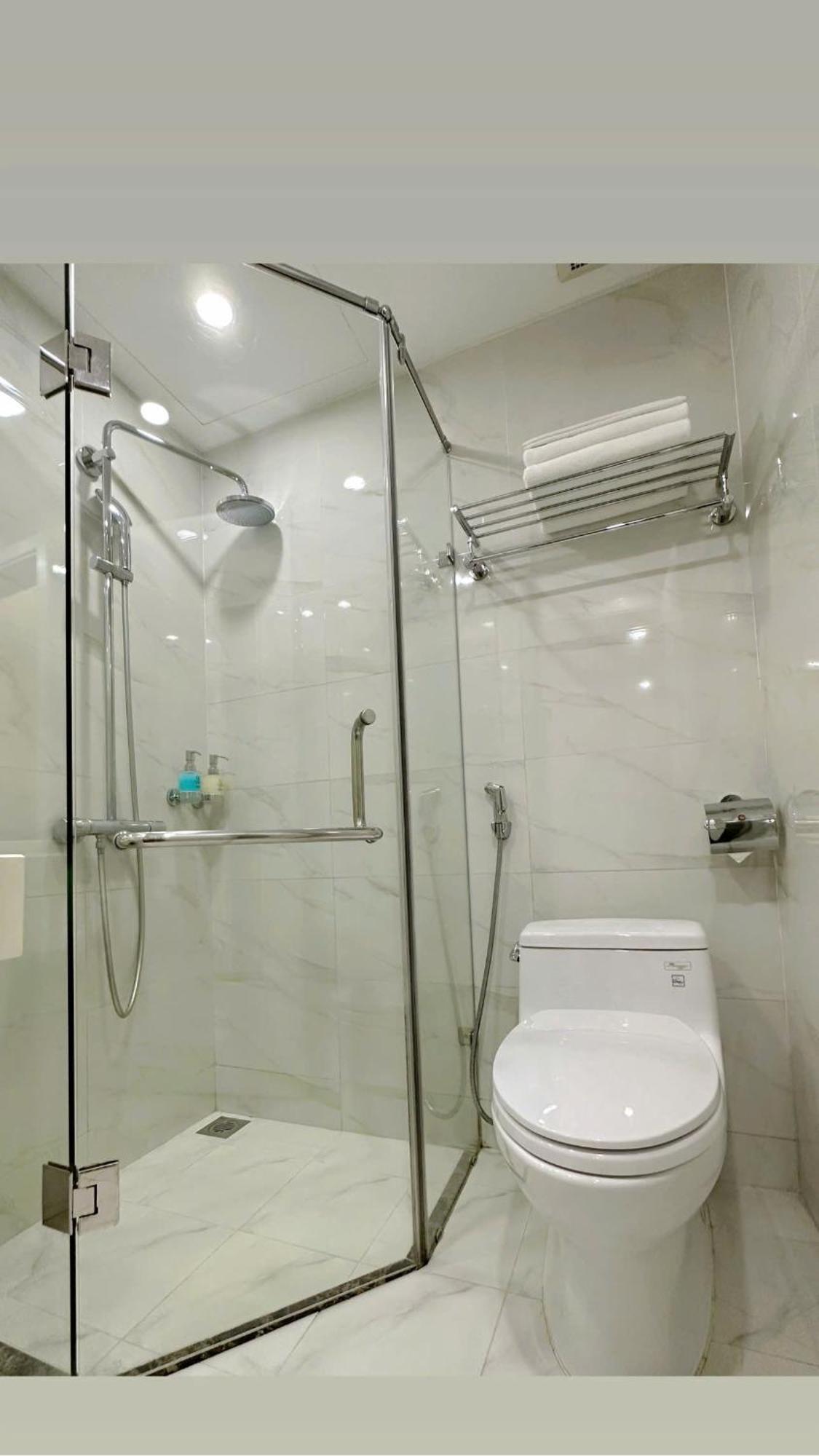 Everest Hotel Hanoi Bagian luar foto